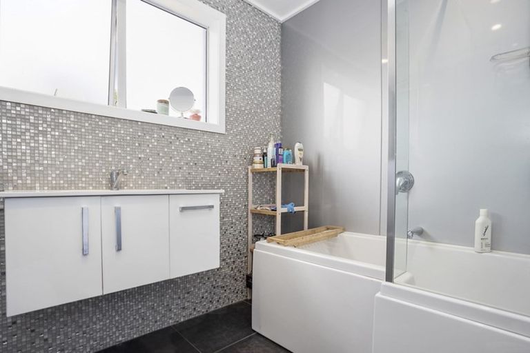 Photo of property in 3 Aotea Crescent, Gore, 9710