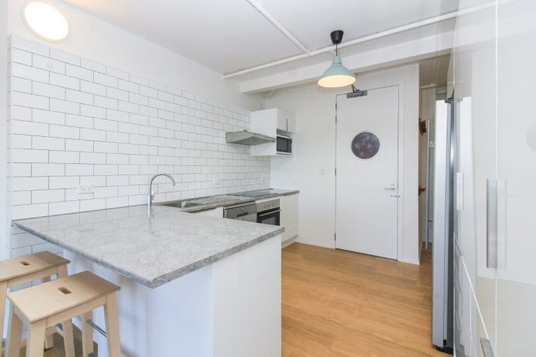 Photo of property in Qba Apartments, 3a/51 Webb Street, Mount Cook, Wellington, 6011