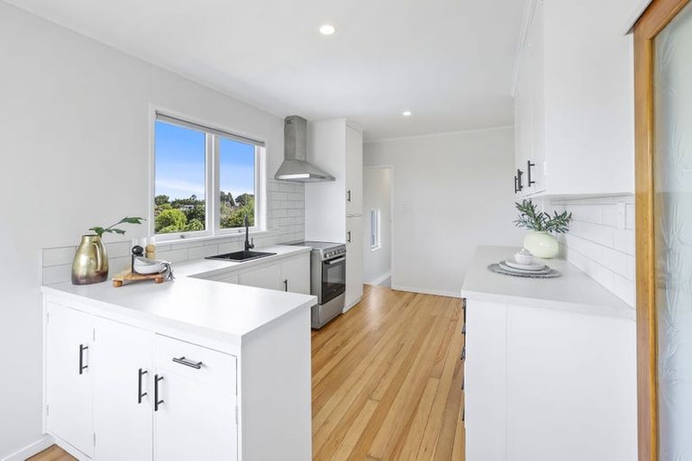 Photo of property in 109 Sandspit Road, Shelly Park, Auckland, 2014