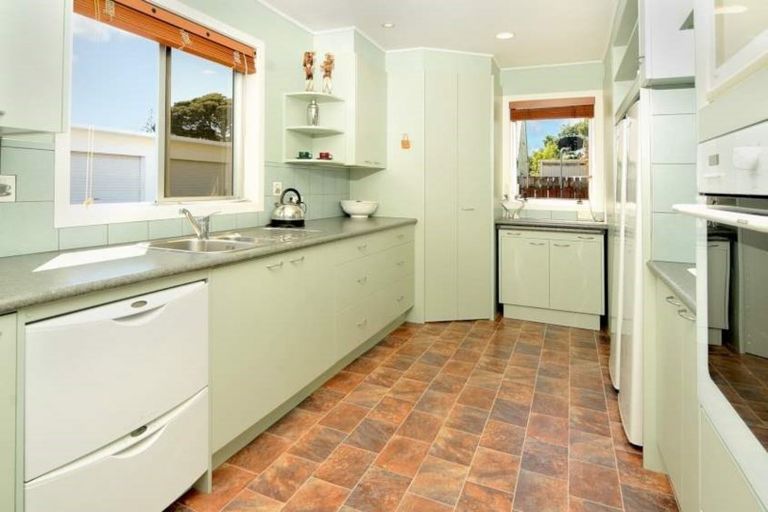 Photo of property in 49 Roys Road, Weymouth, Auckland, 2103