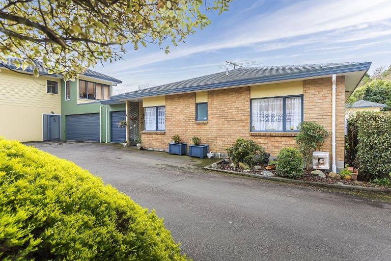 Photo of property in 8/5 Court Road, Tawa, Wellington, 5028