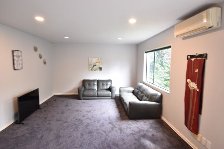 Photo of property in 3/252 East Coast Road, Forrest Hill, Auckland, 0620