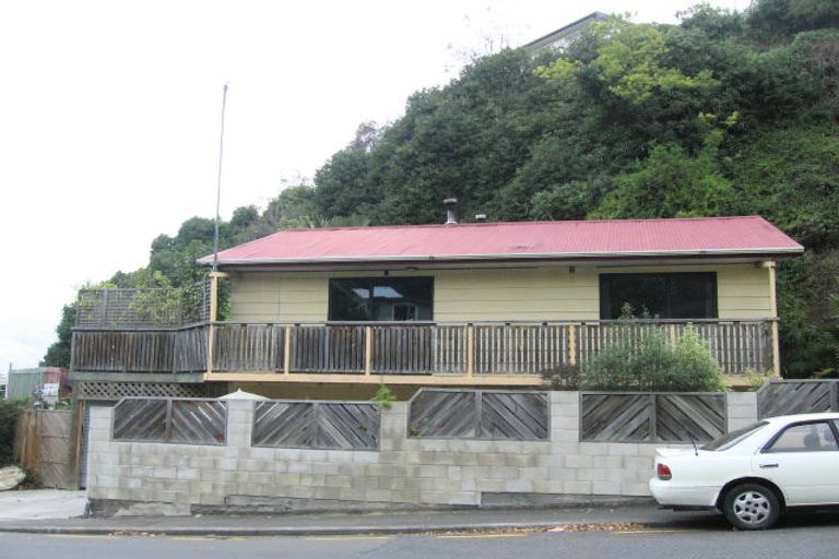 Photo of property in 1 Spencer Road, Hospital Hill, Napier, 4110