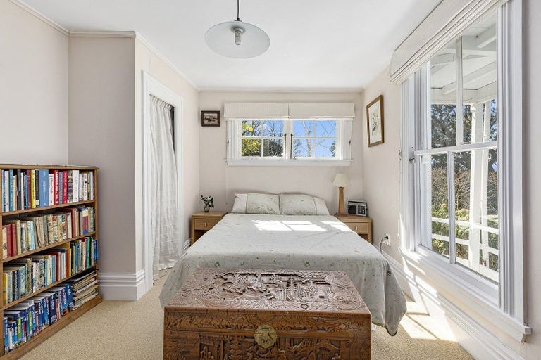 Photo of property in 37 Patanga Crescent, Thorndon, Wellington, 6011