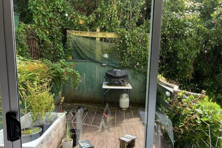 Photo of property in 10 Martin Grove, Normandale, Lower Hutt, 5010