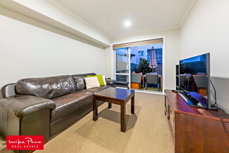 Photo of property in 10 Fernly Rise, Flat Bush, Auckland, 2019