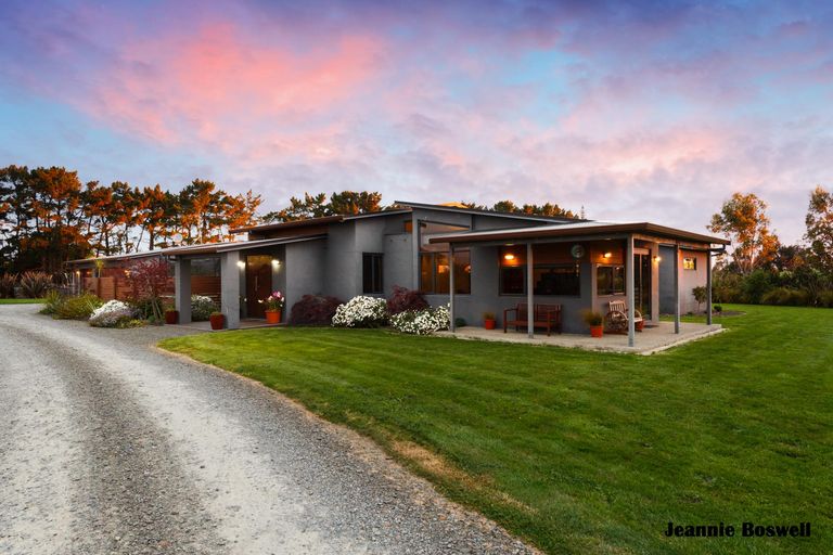 Photo of property in 5/454 Stoney Creek Road, Kelvin Grove, Palmerston North, 4470