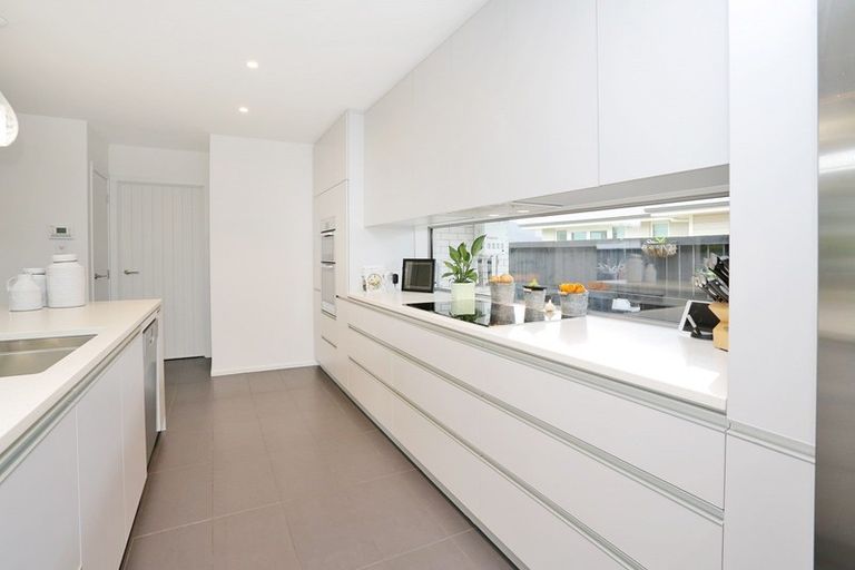 Photo of property in 28 Northside Drive, Waikiwi, Invercargill, 9810