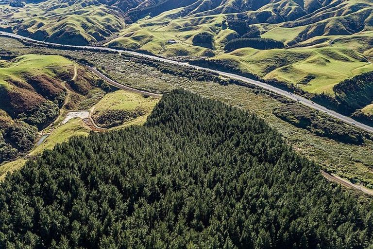 Photo of property in 68-76 The Track, Plimmerton, Porirua, 5026