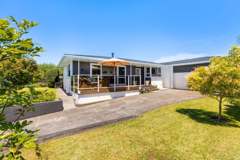 Photo of property in 46 Nevada Drive, Merrilands, New Plymouth, 4312