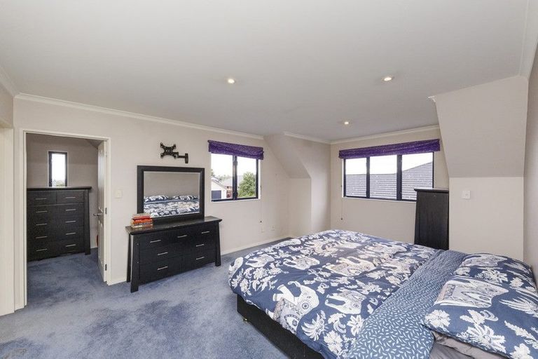 Photo of property in 7 La Lena Grove, Fitzherbert, Palmerston North, 4410