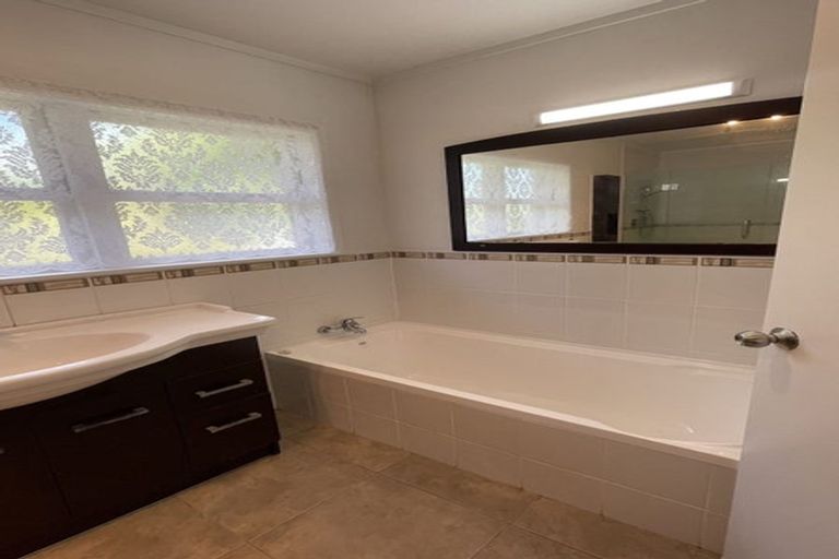 Photo of property in 233 Te Atatu Road, Te Atatu South, Auckland, 0610