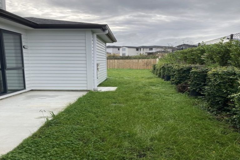 Photo of property in 8 Captain Rings Drive, Papakura, 2110