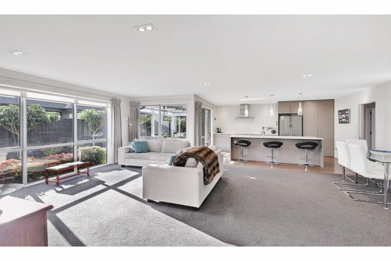 Photo of property in 36 Sequoia Way, Rangiora, 7400