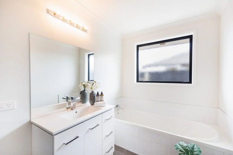 Photo of property in 22 Pegasus Place, Kelvin Grove, Palmerston North, 4414