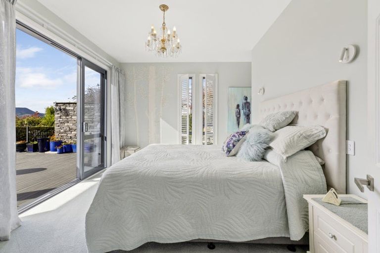 Photo of property in 2 Scenic Heights, Acacia Bay, Taupo, 3330