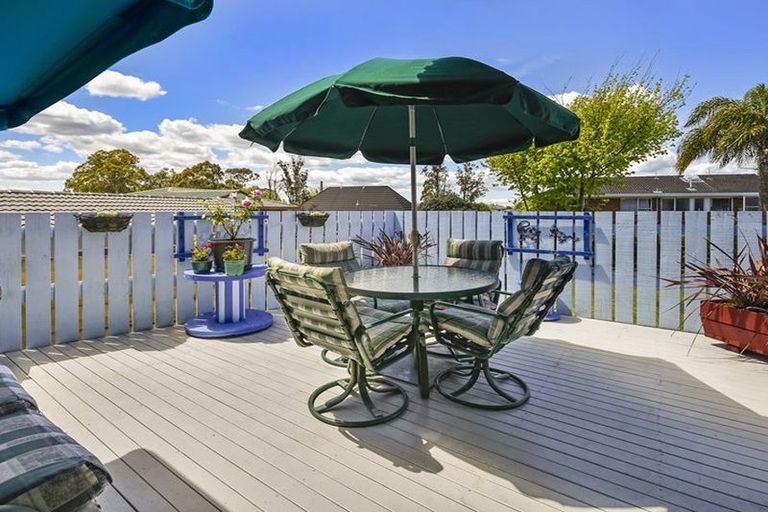 Photo of property in 8 Hartfield Rise, Pahurehure, Papakura, 2113