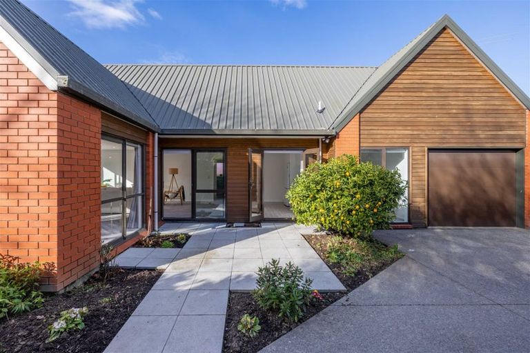 Photo of property in 1/87 Merrin Street, Avonhead, Christchurch, 8042