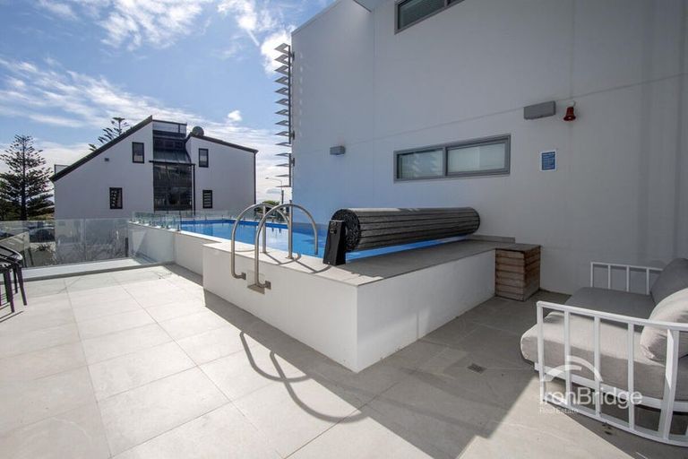 Photo of property in 1/22 Esplanade, Sumner, Christchurch, 8081