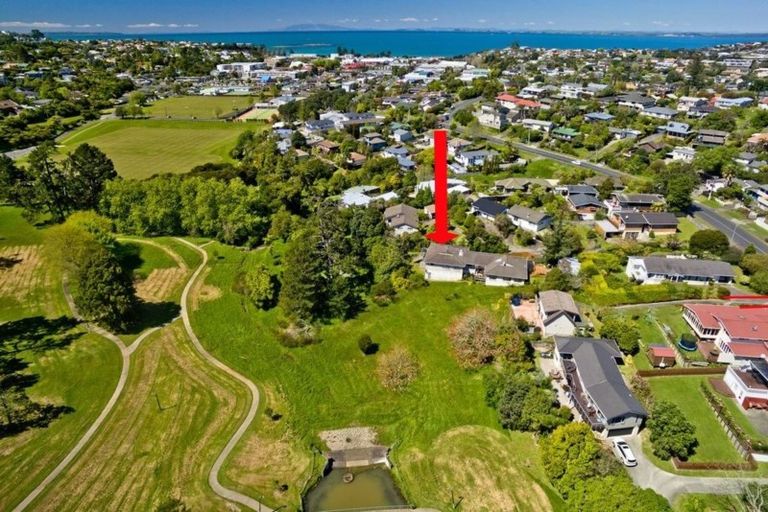 Photo of property in 2/69 Glencoe Road, Browns Bay, Auckland, 0630