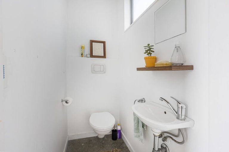 Photo of property in 70 Lavaud Street, Berhampore, Wellington, 6023