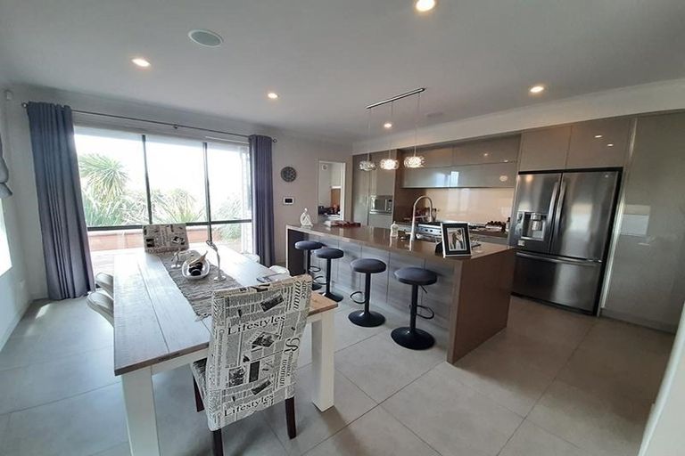 Photo of property in 12 Remuremu Street, Long Bay, Auckland, 0630