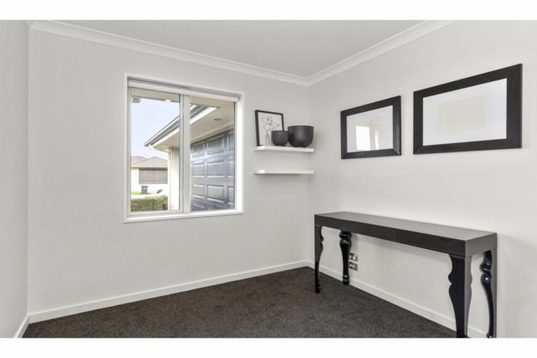 Photo of property in 35 Mariposa Crescent, Aidanfield, Christchurch, 8025