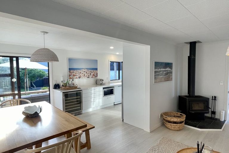 Photo of property in 102 Karaka Place, Matarangi, Whitianga, 3592