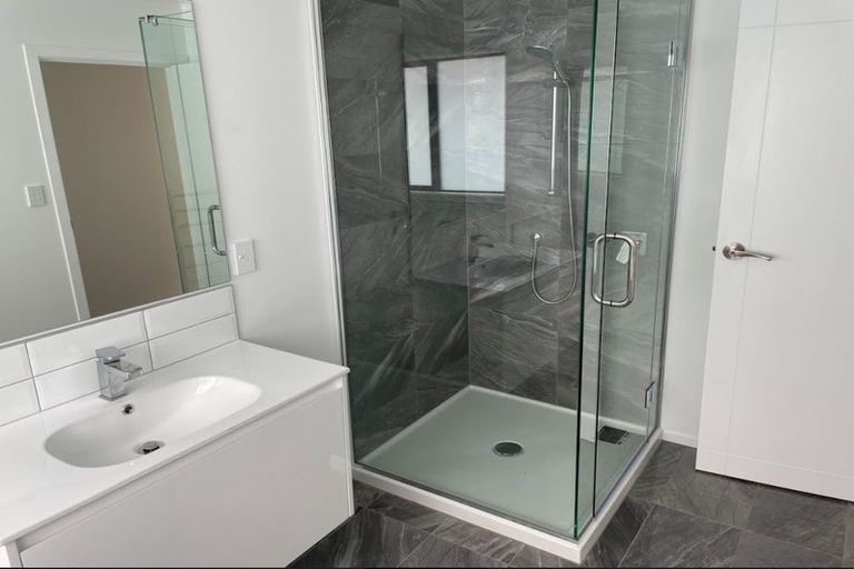 Photo of property in 9 Buddle Road, Wallaceville, Upper Hutt, 5018