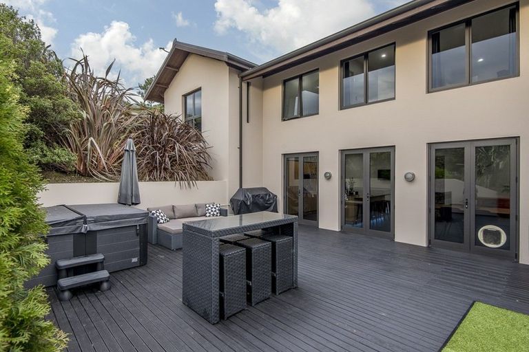 Photo of property in 36 Rockview Place, Mount Pleasant, Christchurch, 8081
