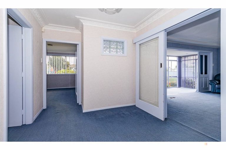 Photo of property in 1 Dixon Street, Waimate, 7924