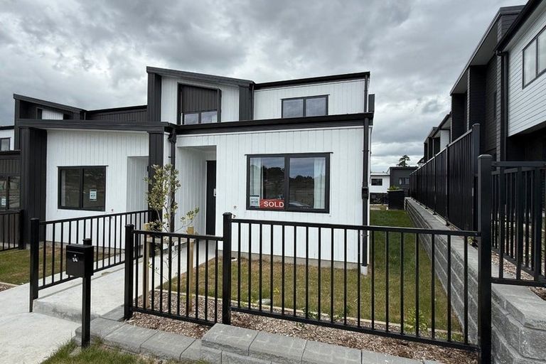 Photo of property in 1/4 Limestone Drive, Hobsonville, 0616