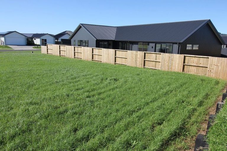Photo of property in 19 Ngaroma Crescent, Whitianga, 3510