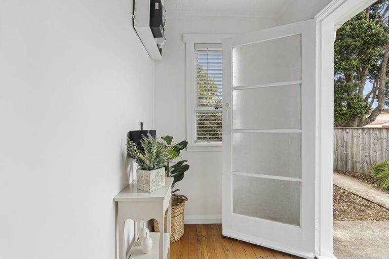 Photo of property in 102 Centennial Avenue, Waitara, 4320