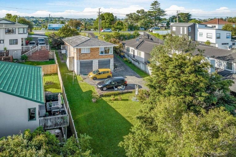 Photo of property in 1/58 Arran Road, Browns Bay, Auckland, 0630