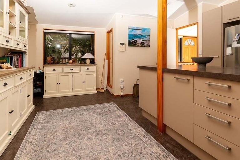 Photo of property in 33a Island Bay Road, Beach Haven, Auckland, 0626
