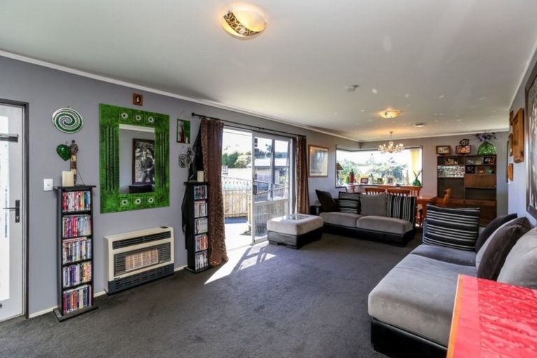 Photo of property in 9 Fantome Place, Whalers Gate, New Plymouth, 4310