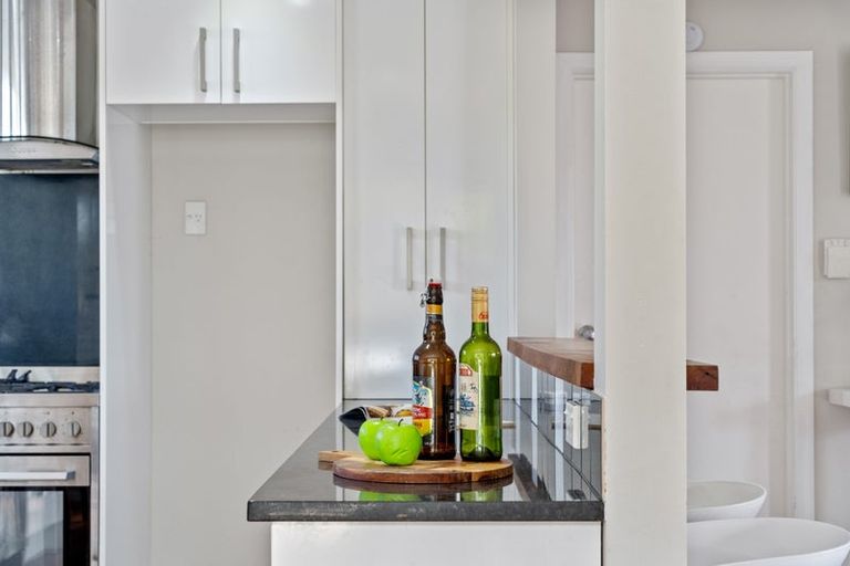 Photo of property in 1/5 Compton Street, Hillcrest, Auckland, 0627