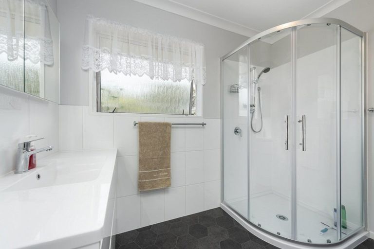 Photo of property in 16 Idesia Grove, Matua, Tauranga, 3110