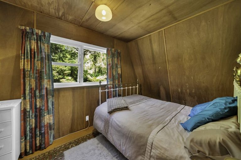 Photo of property in 37 Lake View Terrace, Moana, 7875