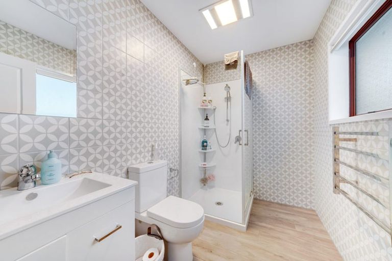 Photo of property in 8 Eloise Place, Clendon Park, Auckland, 2103