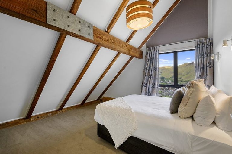 Photo of property in 5 Lapwing Lane, Mount Pleasant, Christchurch, 8081