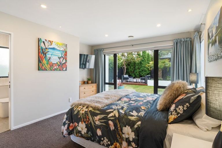 Photo of property in 3 Fieldmoor Place, Parklands, Christchurch, 8083