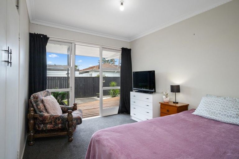 Photo of property in 48 Sandspit Road, Waiuku, 2123