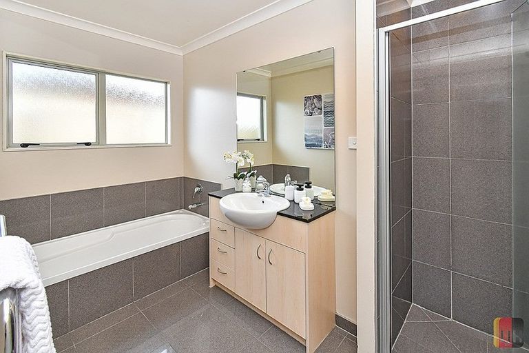 Photo of property in 5 Wairua Place, Pukekohe, 2120