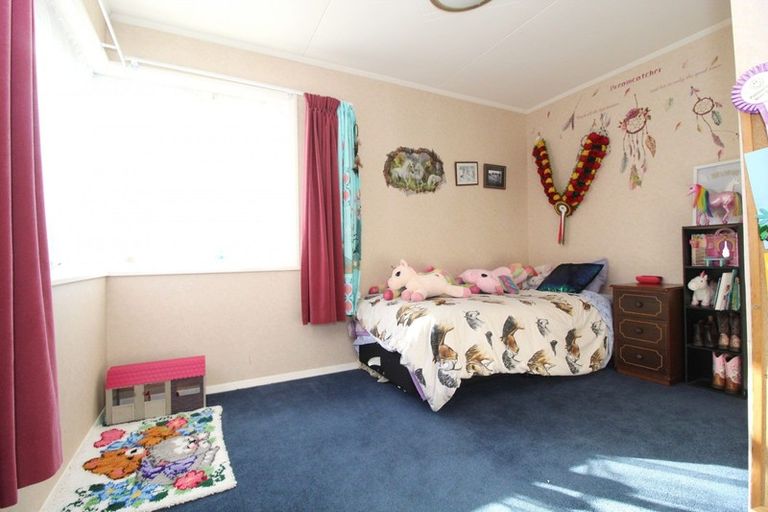 Photo of property in 1 Price Street, Waimate, 7924