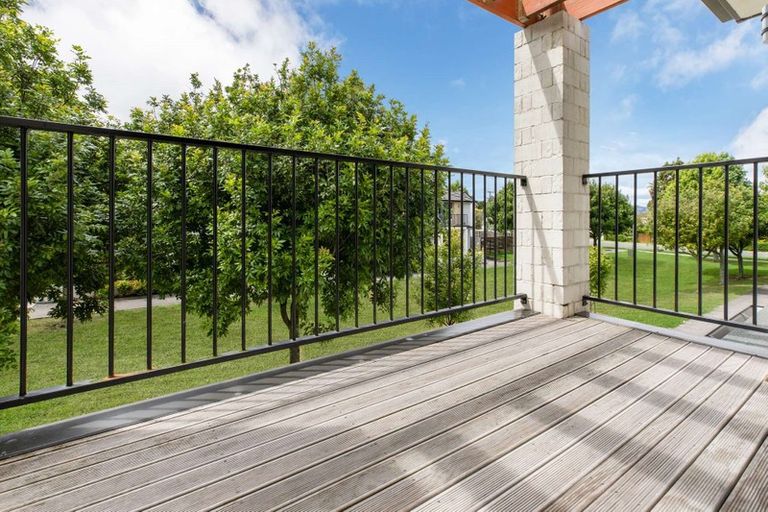 Photo of property in 11 Phar Lap Crescent, Takanini, 2112