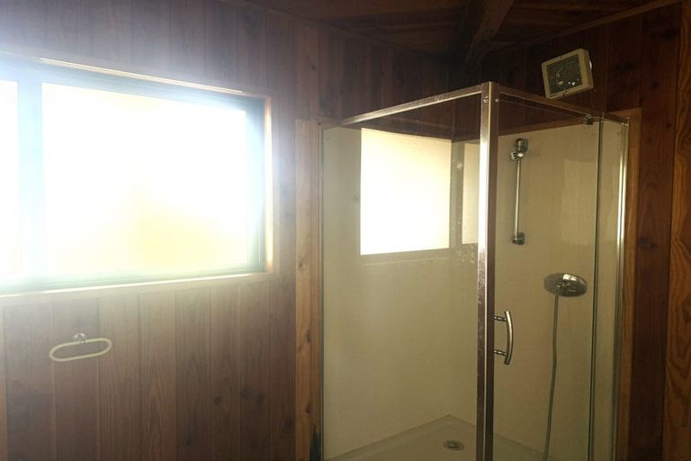 Photo of property in 386 Henderson Valley Road, Henderson Valley, Auckland, 0612