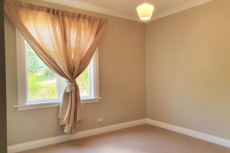 Photo of property in 434a Stokes Valley Road, Stokes Valley, Lower Hutt, 5019