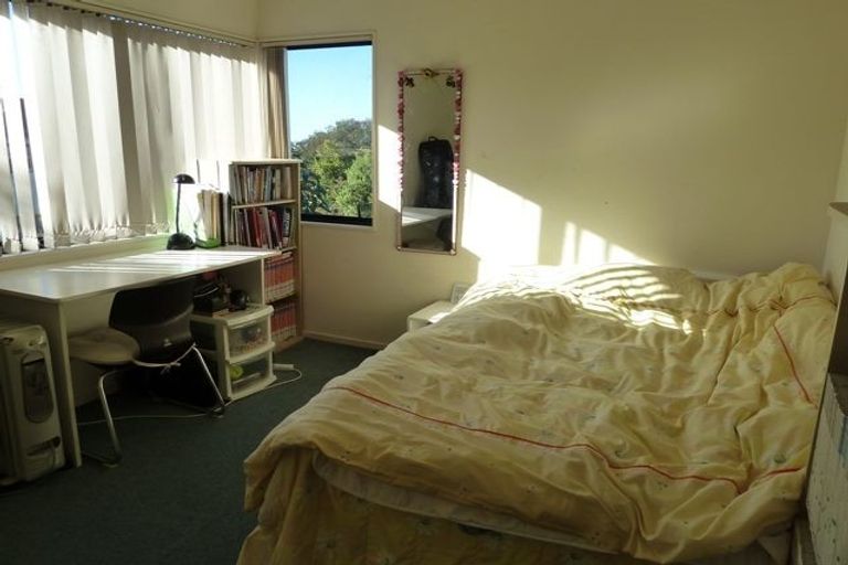 Photo of property in 43a Forrest Hill Road, Milford, Auckland, 0620